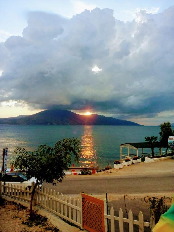 Ramo'S Cozy Beachside Haven With Panoramic Views - 1St Vlore Exterior photo