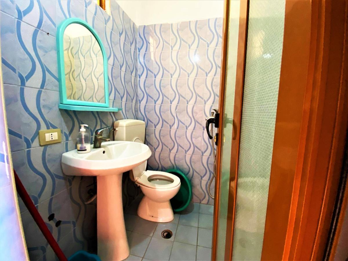 Ramo'S Cozy Beachside Haven With Panoramic Views - 1St Vlore Exterior photo